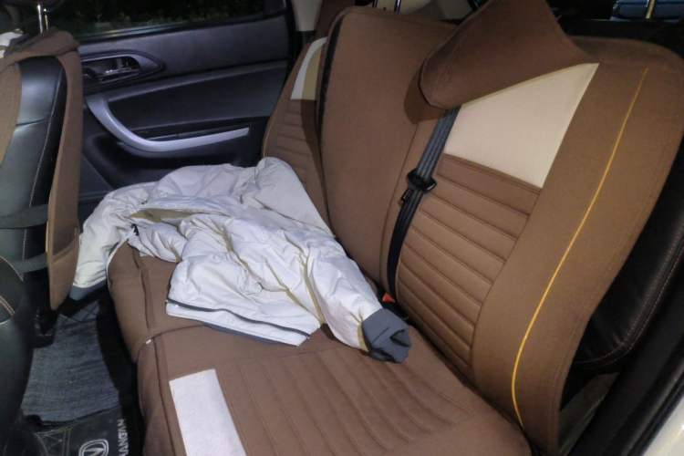 Used CHANGAN CS35 2015 1.6L Manual Luxury Model China IV Standard Left Rear Seat