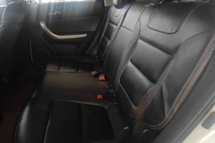 Used CHANGAN CS35 2015 1.6L Automatic Luxury Model China IV Standard Left Rear Seat