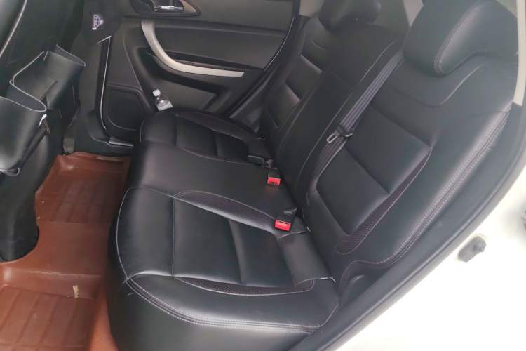 Used CHANGAN CS35 2015 1.6L Automatic Luxury Model China IV Standard Left Rear Seat