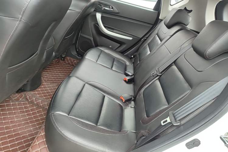 Used CHANGAN CS35 2015 1.6L Automatic Luxury Model China V Standard Left Rear Seat