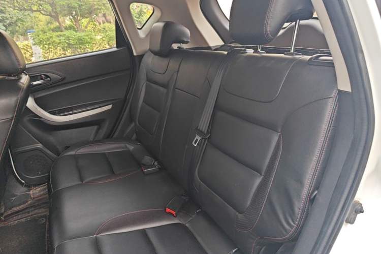 Used CHANGAN CS35 2015 1.6L Automatic Luxury Model China IV Standard Left Rear Seat