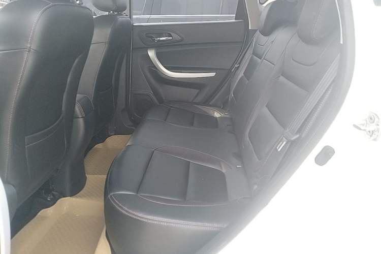Used CHANGAN CS35 2015 1.6L Automatic Luxury Model China IV Standard Left Rear Seat