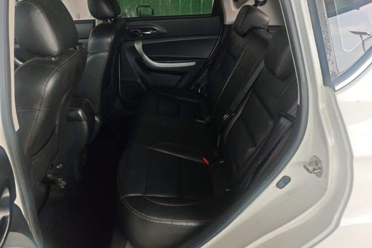 Used CHANGAN CS35 2015 1.6L Automatic Luxury Model China IV Standard Left Rear Seat
