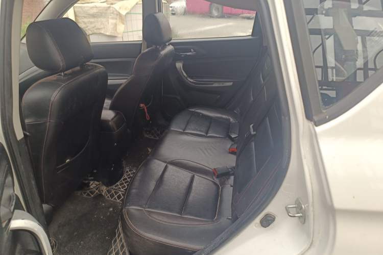 Used CHANGAN CS35 2015 1.6L Manual Luxury Model China IV Standard Left Rear Seat