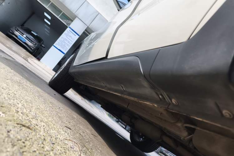 Used CHANGAN CS35 2015 1.6L Manual Luxury Model China IV Standard Left Side Sill