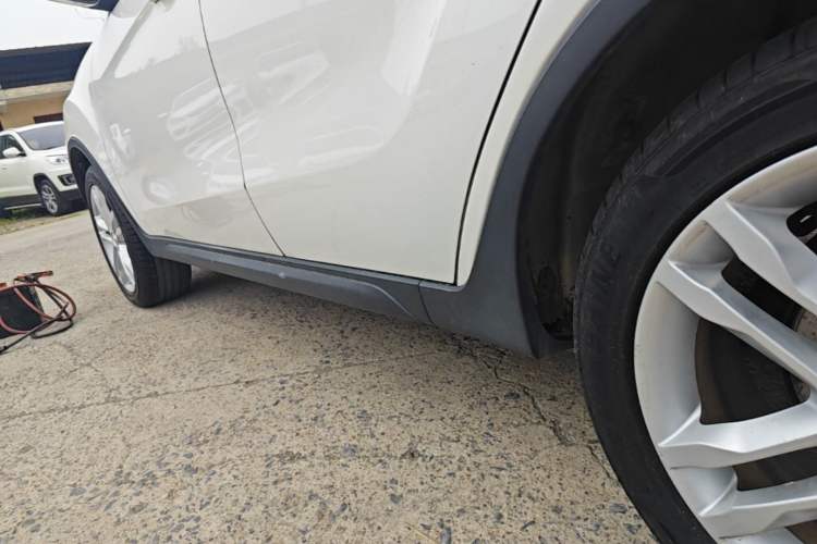 Used CHANGAN CS35 2015 1.6L Manual Luxury Model China IV Standard Left Side Sill