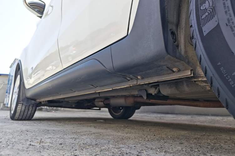 Used CHANGAN CS35 2015 1.6L Automatic Luxury Model China IV Standard Left Side Sill