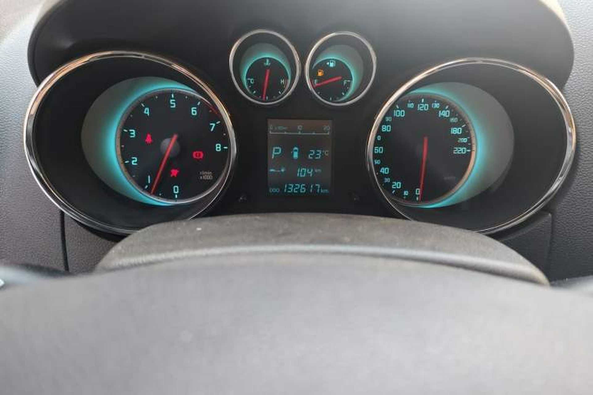 Used CHANGAN CS35 2015 1.6L Automatic Luxury Model China IV Standard Odometer Close Up