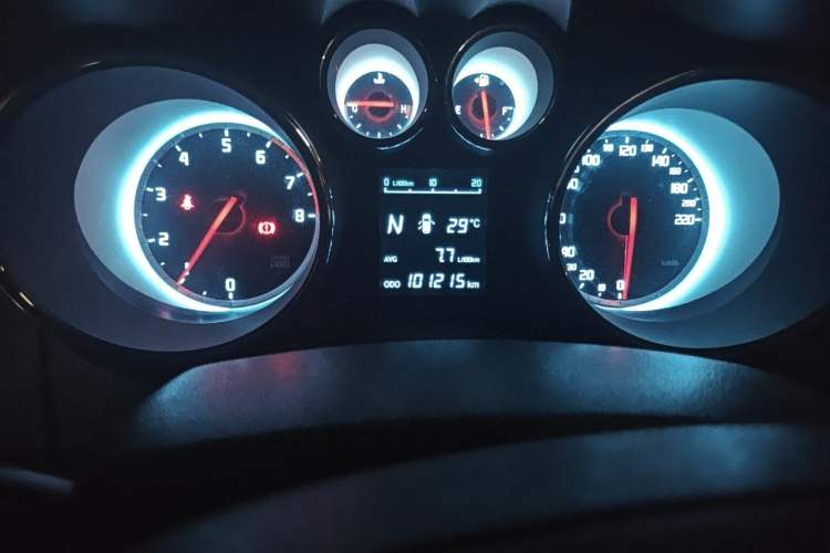 Used CHANGAN CS35 2015 1.6L Automatic Luxury Model China IV Standard Odometer Close Up