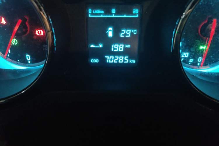 Used CHANGAN CS35 2015 1.6L Manual Luxury Model China IV Standard Odometer Close Up