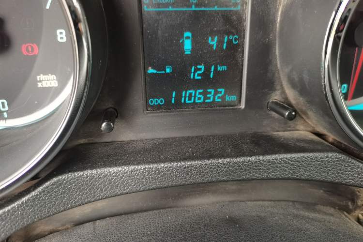 Used CHANGAN CS35 2015 1.6L Manual Luxury Model China IV Standard Odometer Close Up