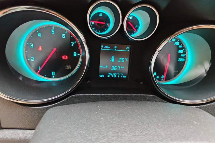 Used CHANGAN CS35 2015 1.6L Manual Luxury Model China IV Standard Odometer Close Up