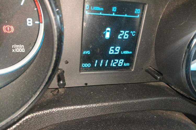 Used CHANGAN CS35 2015 1.6L Manual Luxury Model China V Standard Odometer Close Up