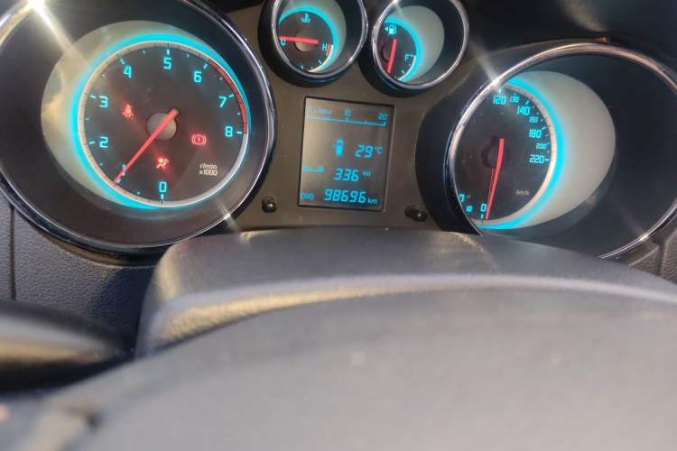 Used CHANGAN CS35 2015 1.6L Manual Luxury Model China IV Standard Odometer Close Up
