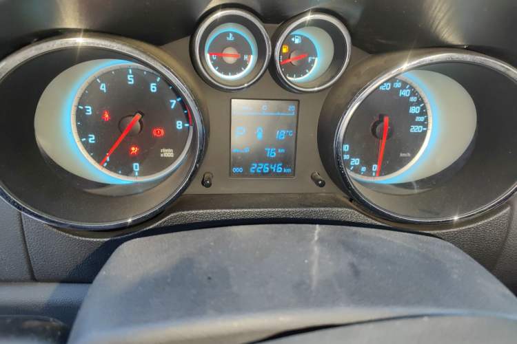 Used CHANGAN CS35 2015 1.6L Automatic Luxury Model China IV Standard Odometer Close Up