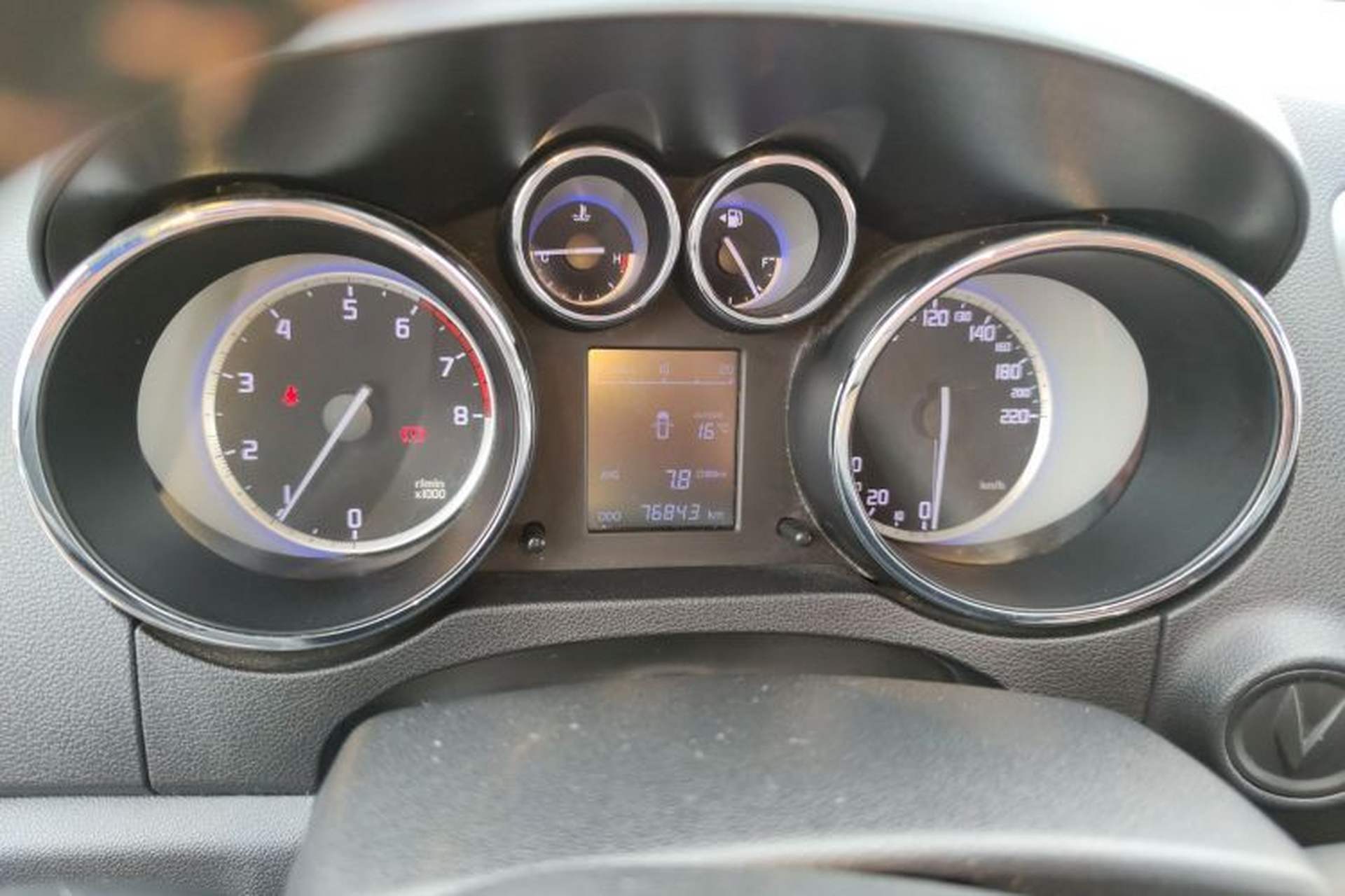 Used CHANGAN CS35 2015 1.6L Manual Luxury Model China IV Standard Odometer Close Up