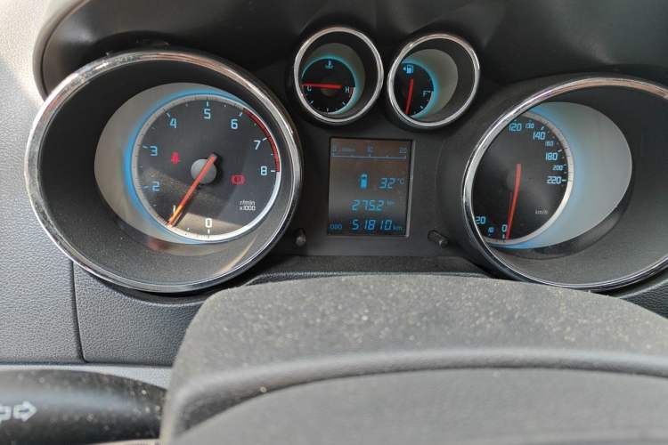 Used CHANGAN CS35 2015 1.6L Manual Luxury Model China IV Standard Odometer Close Up