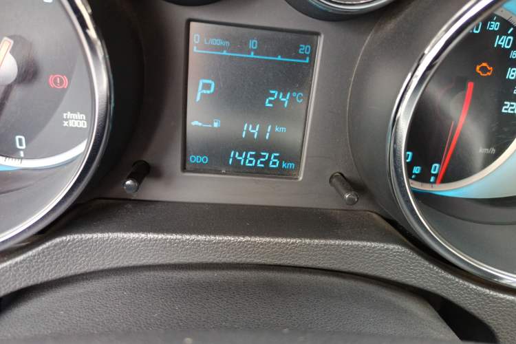 Used CHANGAN CS35 2015 1.6L Automatic Luxury Model China IV Standard Odometer Close Up