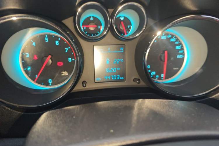 Used CHANGAN CS35 2015 1.6L Manual Luxury Model China IV Standard Odometer Close Up