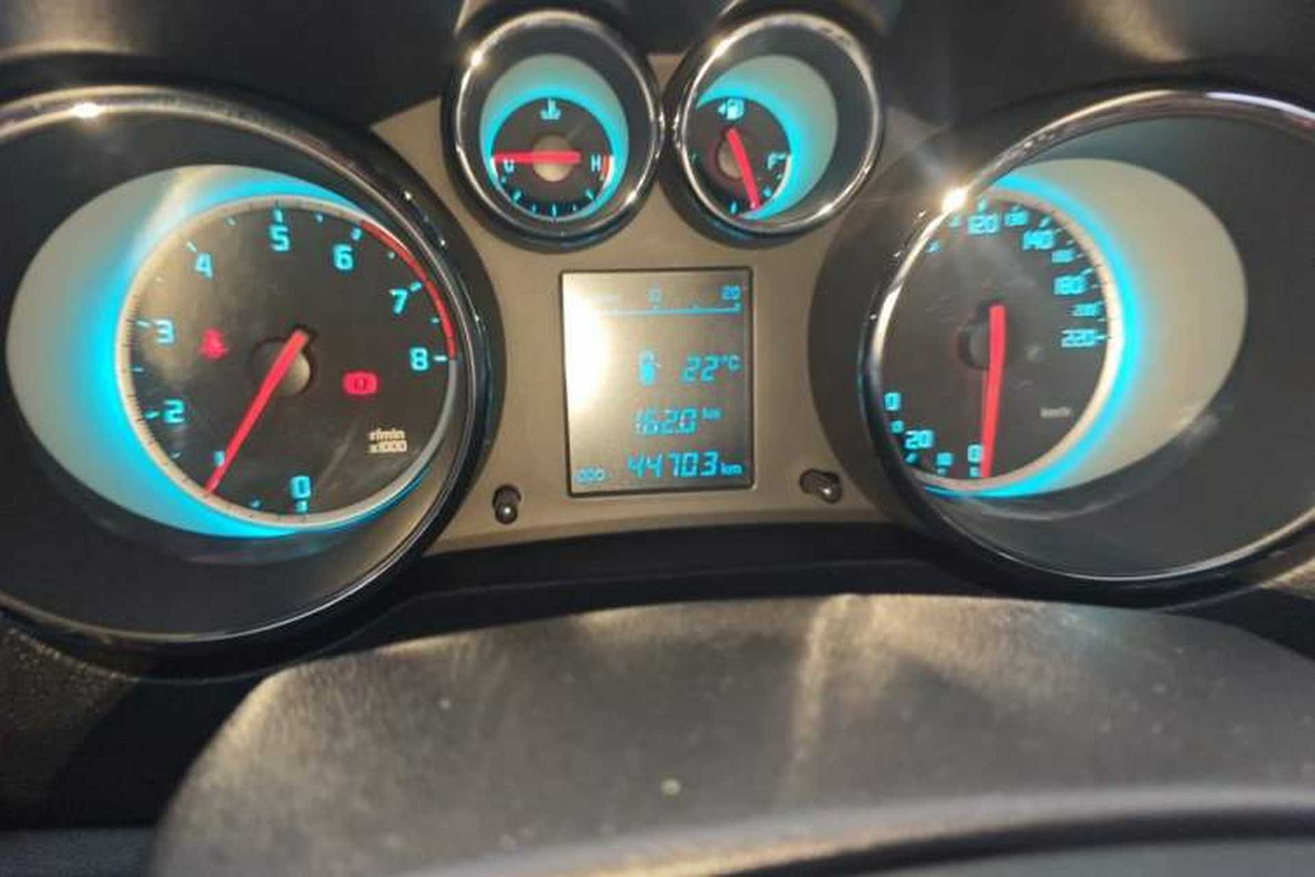 Used CHANGAN CS35 2015 1.6L Manual Luxury Model China IV Standard Odometer Close Up