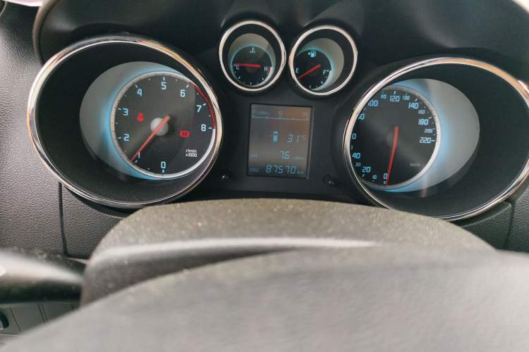 Used CHANGAN CS35 2015 1.6L Manual Luxury Model China IV Standard Odometer Close Up