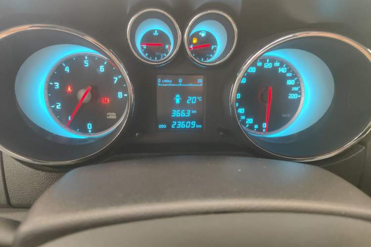 Used CHANGAN CS35 2015 1.6L Manual Luxury Model China IV Standard Odometer Close Up