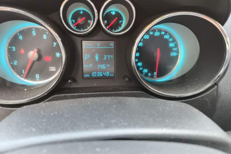 Used CHANGAN CS35 2015 1.6L Automatic Luxury Model China V Standard Odometer Close Up
