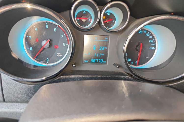 Used CHANGAN CS35 2015 1.6L Manual Luxury Model China IV Standard Odometer Close Up