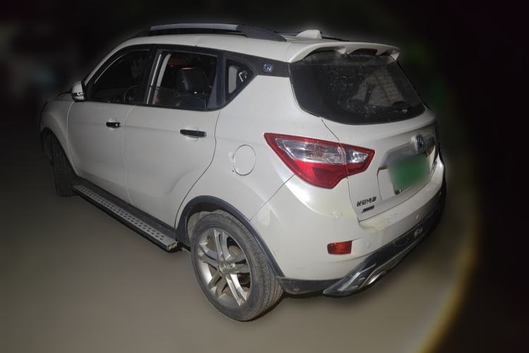 Used CHANGAN CS35 2015 1.6L Automatic Luxury Model China IV Standard Rear Left 45 Deg