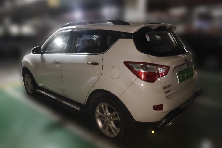 Used CHANGAN CS35 2015 1.6L Automatic Luxury Model China IV Standard Rear Left 45 Deg