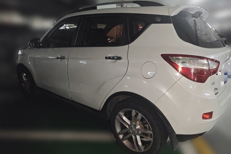 Used CHANGAN CS35 2015 1.6L Automatic Luxury Model China IV Standard Rear Left 45 Deg