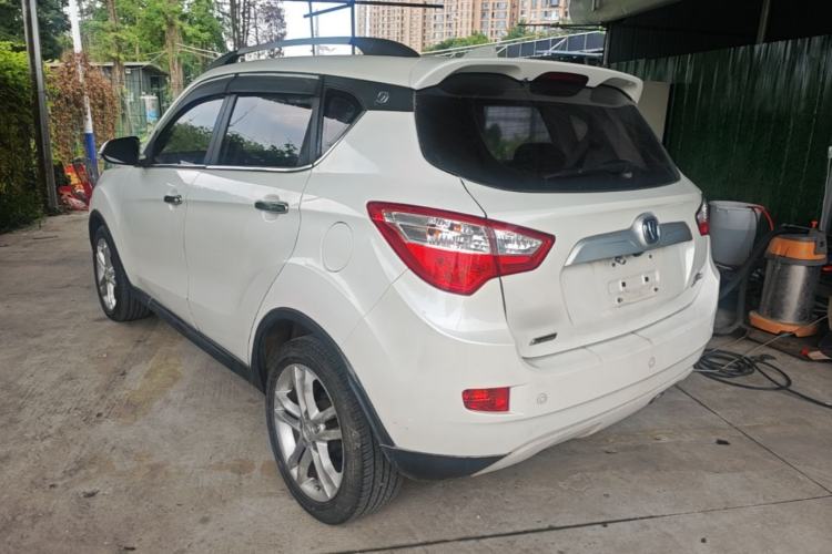 Used CHANGAN CS35 2015 1.6L Automatic Luxury Model China IV Standard Rear Left 45 Deg