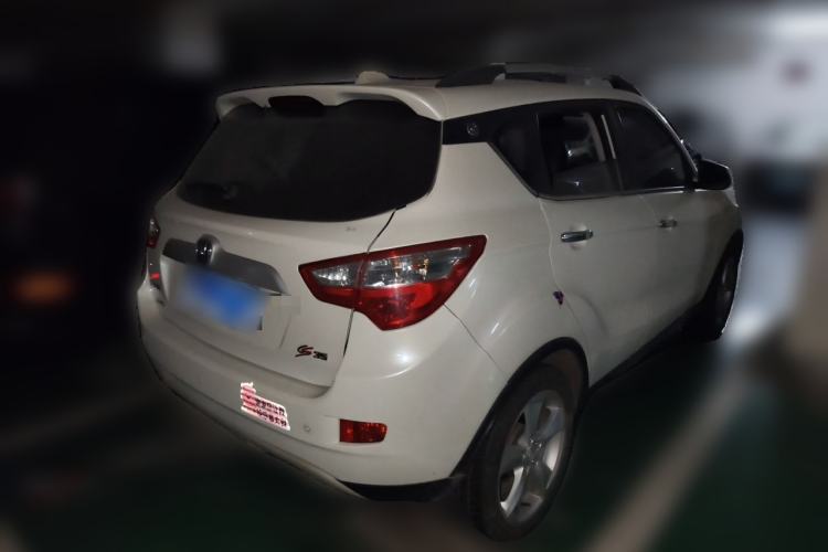 Used CHANGAN CS35 2015 1.6L Automatic Luxury Model China IV Standard Rear Right 45 Deg