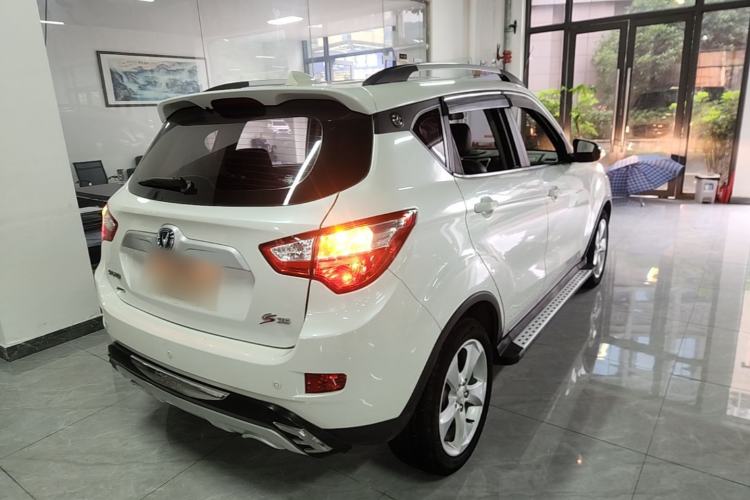 Used CHANGAN CS35 2015 1.6L Manual Luxury Model China IV Standard Rear Right 45 Deg