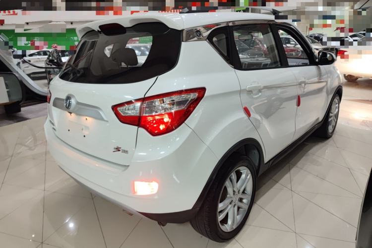 Used CHANGAN CS35 2015 1.6L Manual Luxury Model China IV Standard Rear Right 45 Deg