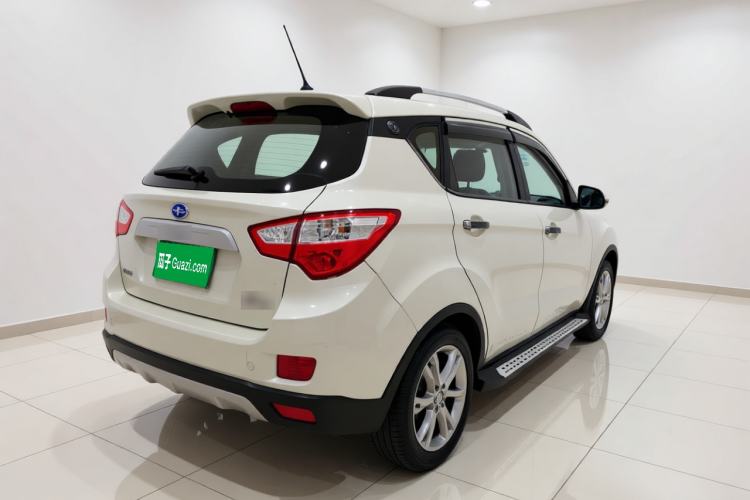 Used CHANGAN CS35 2015 1.6L Automatic Luxury Model China IV Standard Rear Right 45 Deg