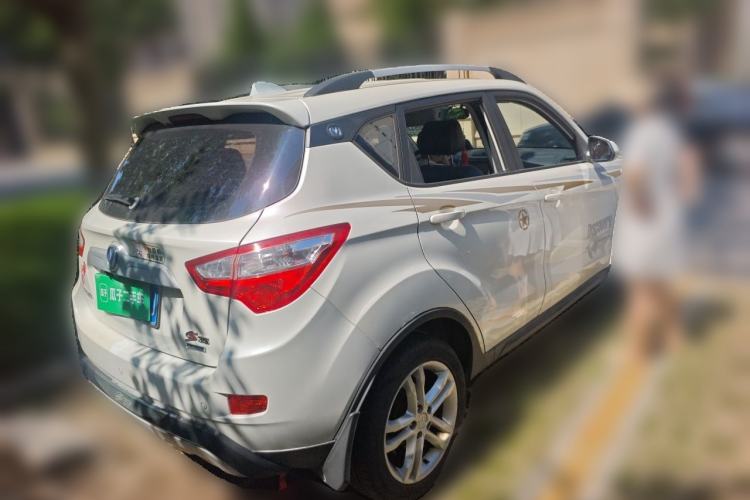 Used CHANGAN CS35 2015 1.6L Manual Luxury Model China IV Standard Rear Right 45 Deg
