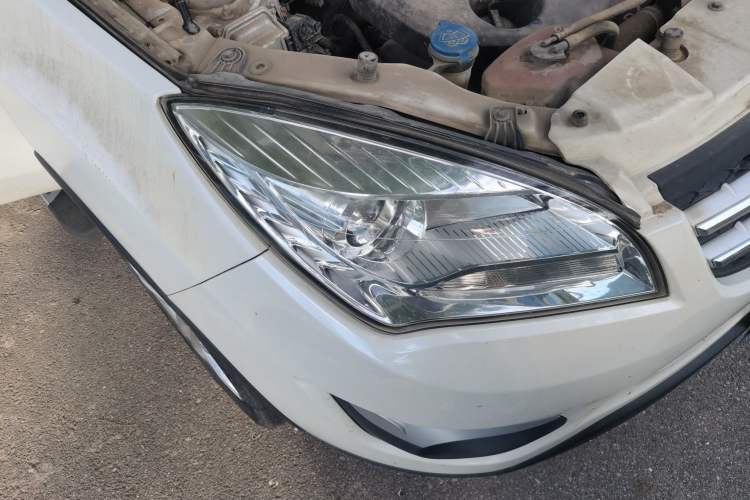 Used CHANGAN CS35 2015 1.6L Manual Luxury Model China IV Standard Right Front Headlight