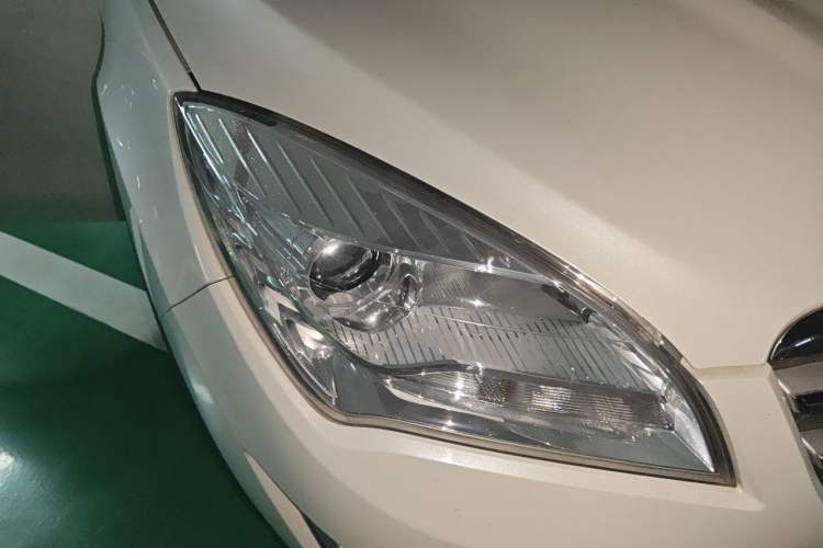 Used CHANGAN CS35 2015 1.6L Automatic Luxury Model China IV Standard Right Front Headlight
