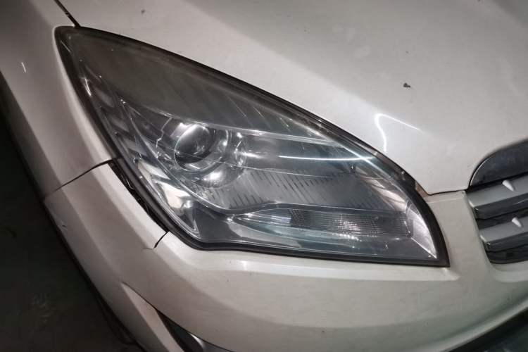 Used CHANGAN CS35 2015 1.6L Manual Luxury Model China IV Standard Right Front Headlight