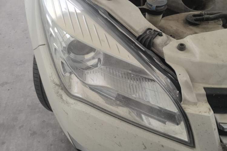 Used CHANGAN CS35 2015 1.6L Manual Luxury Model China IV Standard Right Front Headlight