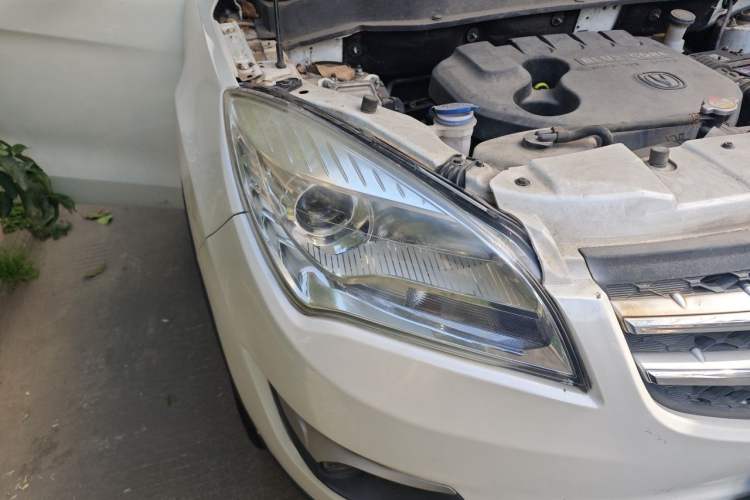 Used CHANGAN CS35 2015 1.6L Manual Luxury Model China IV Standard Right Front Headlight