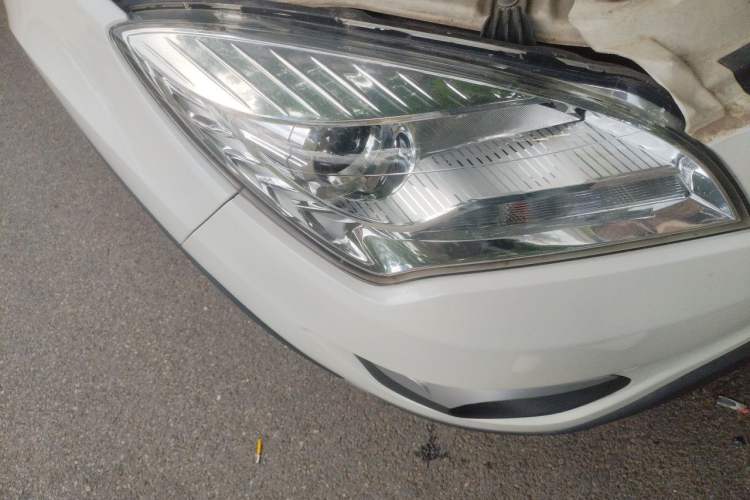 Used CHANGAN CS35 2015 1.6L Automatic Luxury Model China IV Standard Right Front Headlight