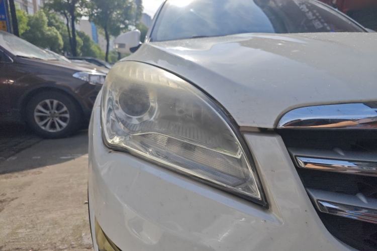 Used CHANGAN CS35 2015 1.6L Automatic Luxury Model China IV Standard Right Front Headlight