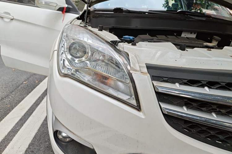 Used CHANGAN CS35 2015 1.6L Manual Luxury Model China IV Standard Right Front Headlight