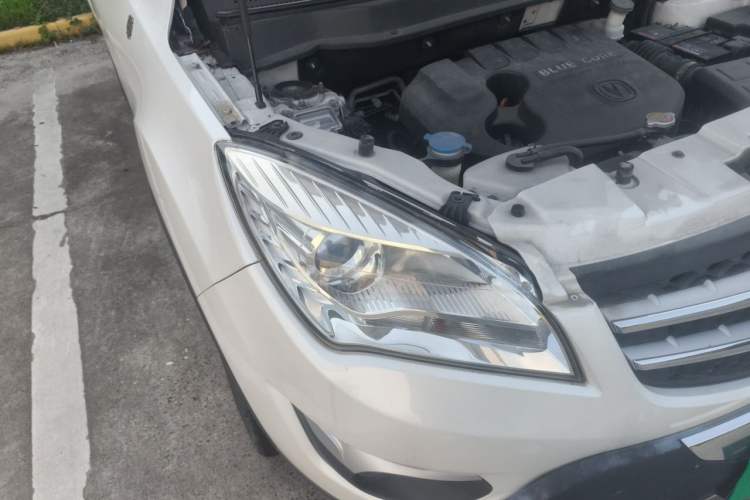 Used CHANGAN CS35 2015 1.6L Manual Luxury Model China IV Standard Right Front Headlight