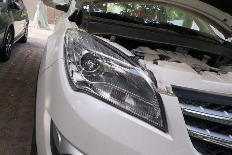 Used CHANGAN CS35 2015 1.6L Manual Luxury Model China V Standard Right Front Headlight