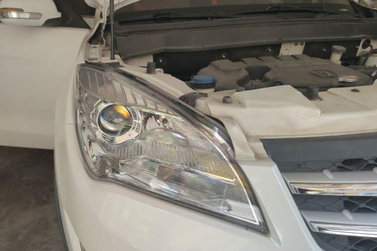 Used CHANGAN CS35 2015 1.6L Automatic Luxury Model China V Standard Right Front Headlight