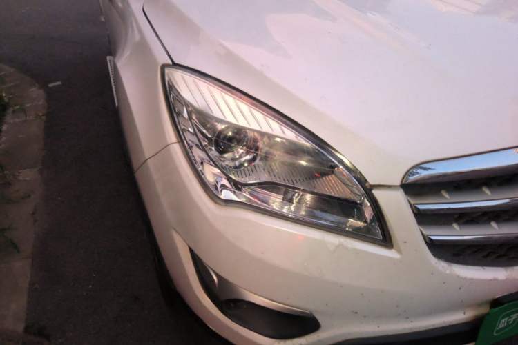 Used CHANGAN CS35 2015 1.6L Manual Luxury Model China IV Standard Right Front Headlight