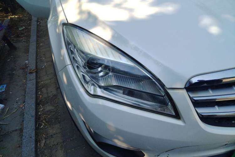 Used CHANGAN CS35 2015 1.6L Manual Luxury Model China IV Standard Right Front Headlight